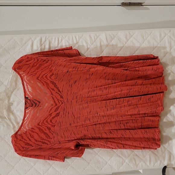 Top - Picture 2 of 2